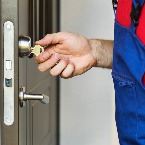 la cerrajería residencial trabaja todos los días del año, incluyendo fines de semana y días festivos